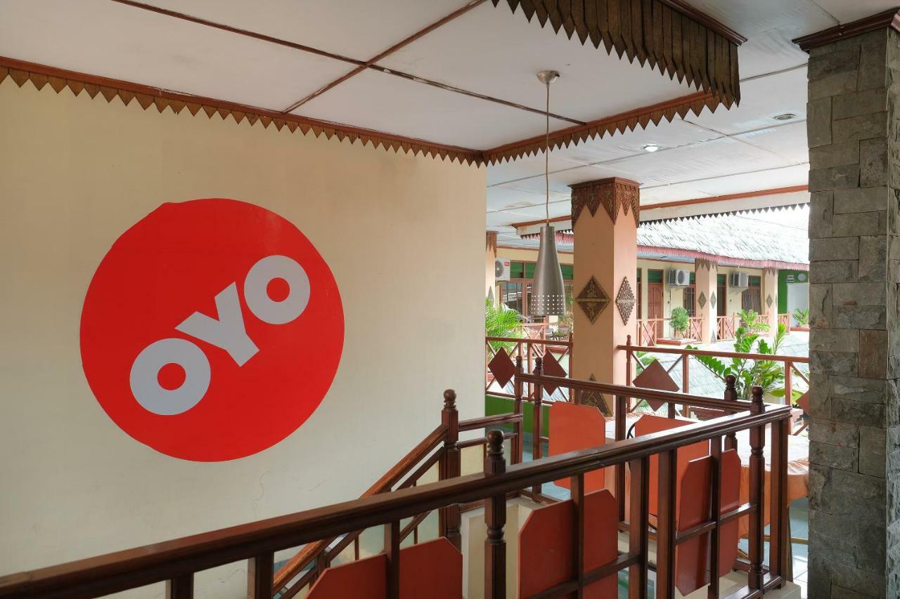 Oyo 585 Hotel Perwita Sari Yogyakarta Exterior photo